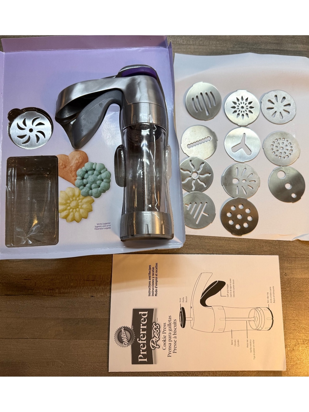 Wilton Preferred Press Cookie Press 12 Stainless Steel Discs With Box (r1-d)